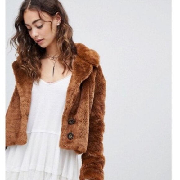 Free People Brown Faux Fur Cropped Teddy Jacket. - Picture 3 of 6